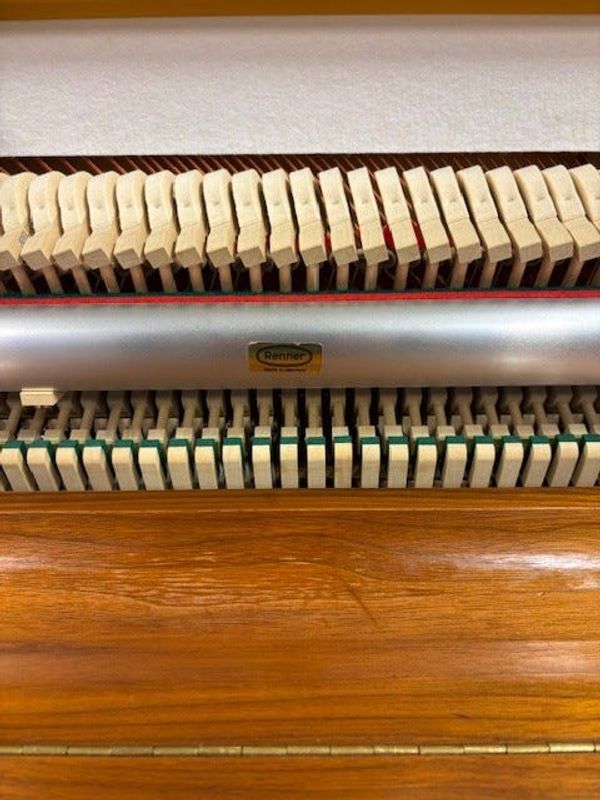 Rønisch piano med Renner-mekanikk