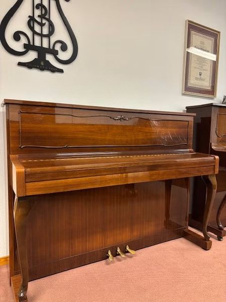 Schimmel Chippendale Exclusive piano